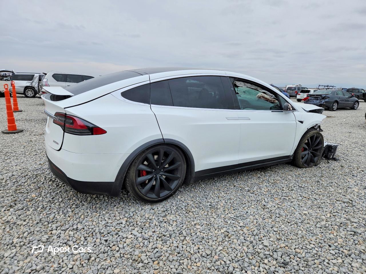 Tesla Model X 2018