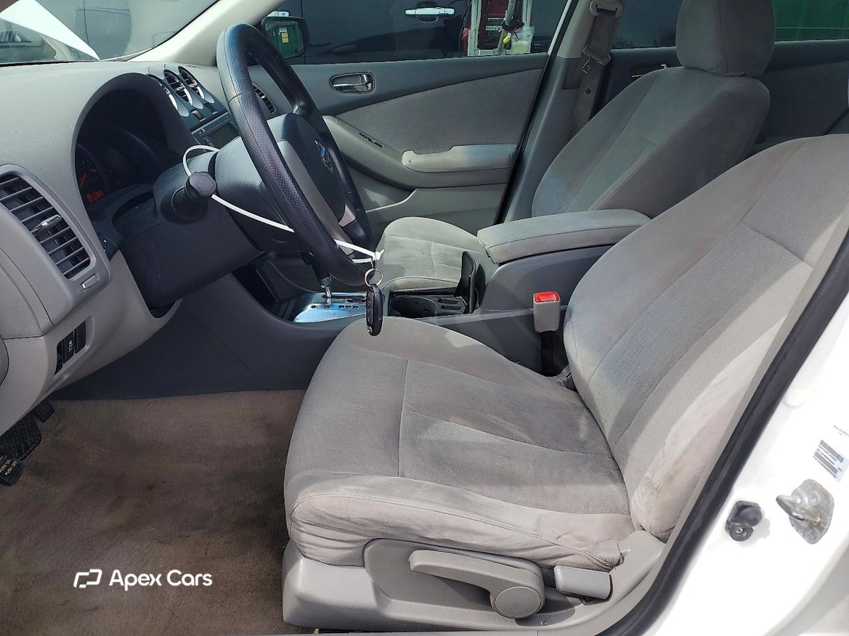 Nissan Altima 2012