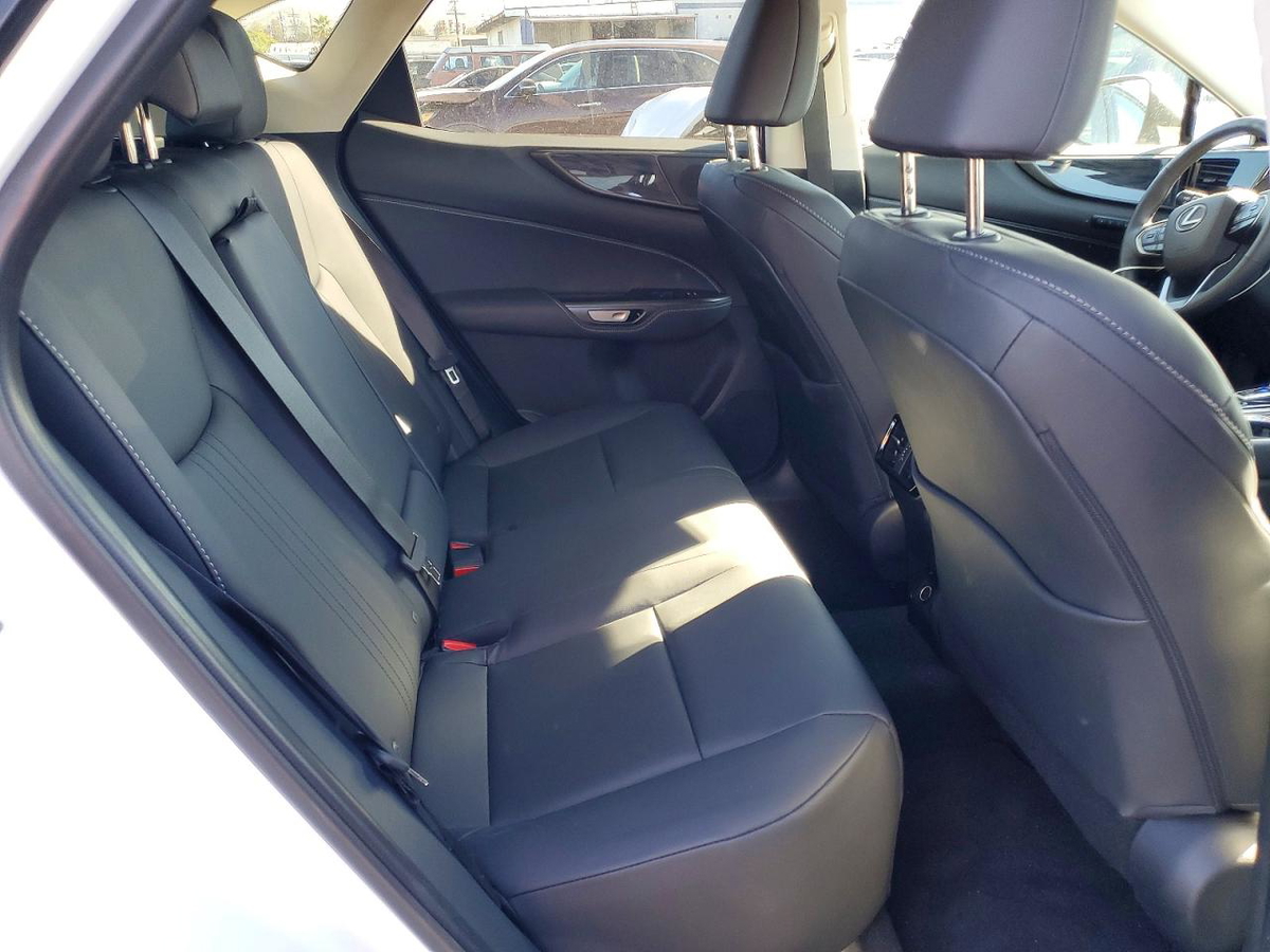 Lexus NX 2026