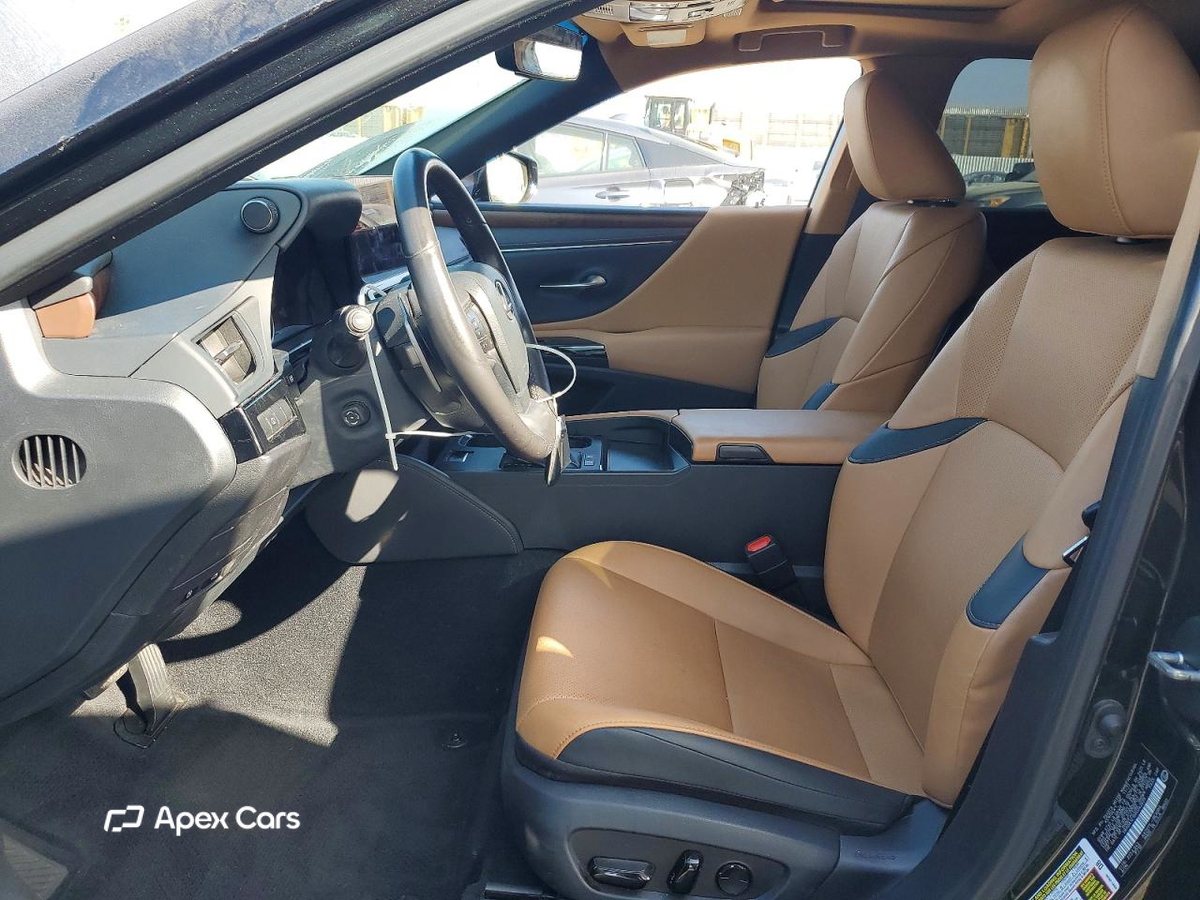 Lexus ES 2024