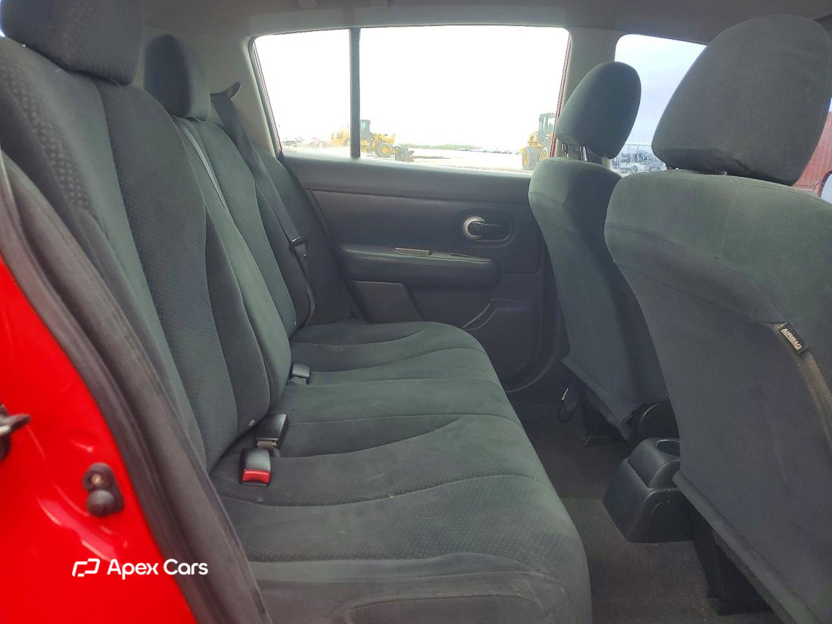 Nissan Versa 2011
