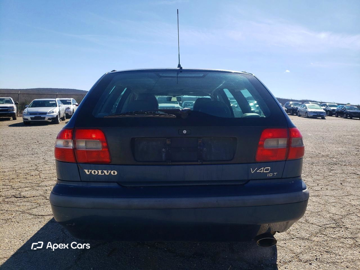 Volvo V40 2000