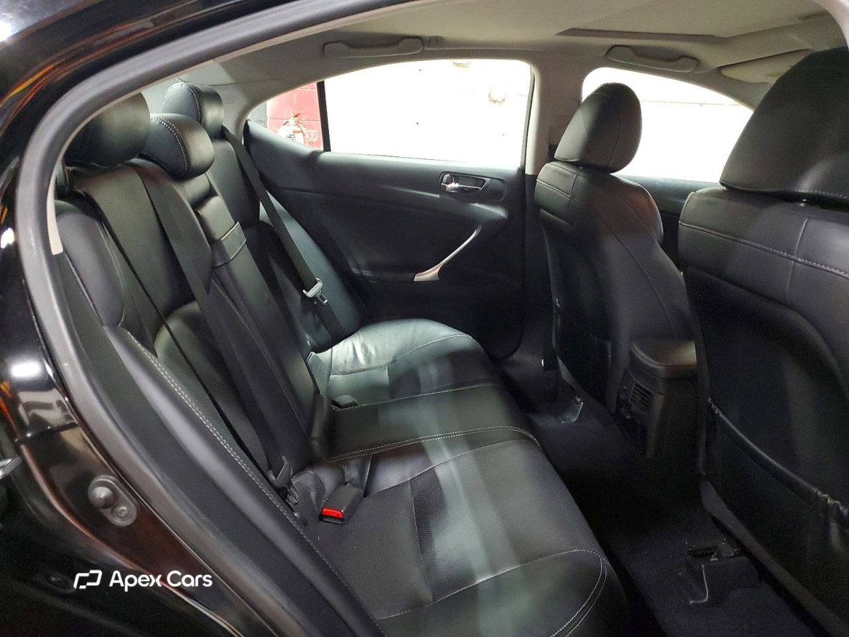 Lexus IS 2011