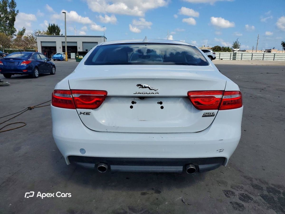 Jaguar XE 2019