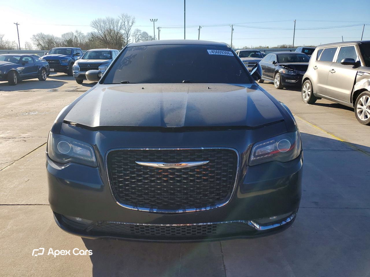 Chrysler 300 2019