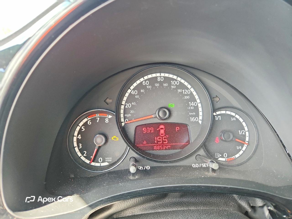 Volkswagen Beetle 2014