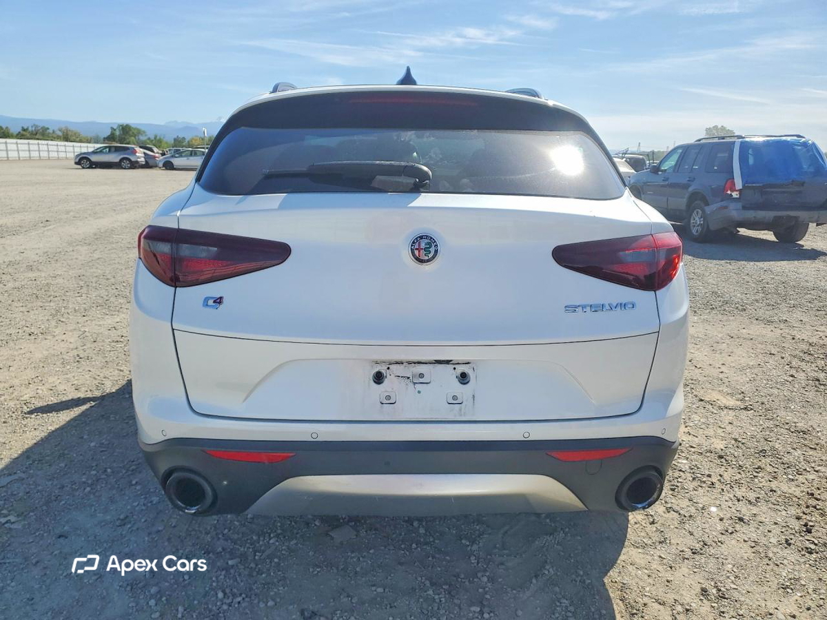 Alfa Romeo Stelvio 2018