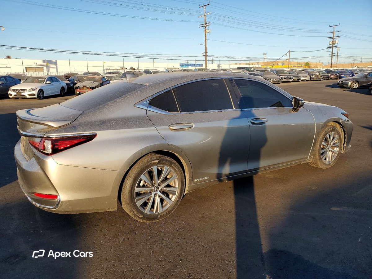 Lexus ES 2021
