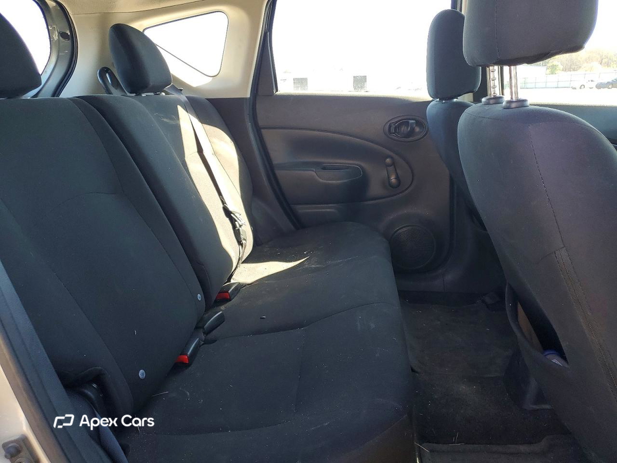 Nissan Versa 2015