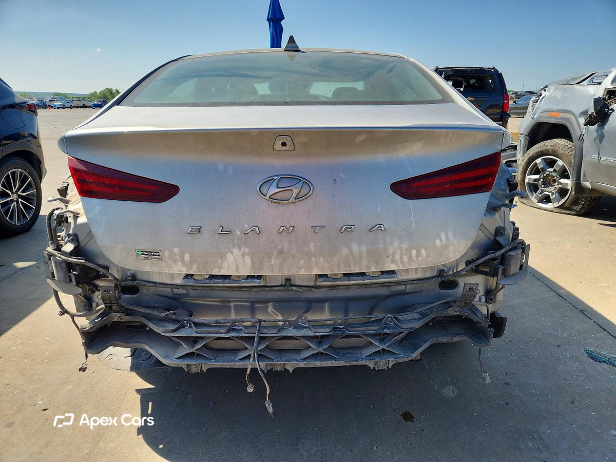 Hyundai Elantra 2020