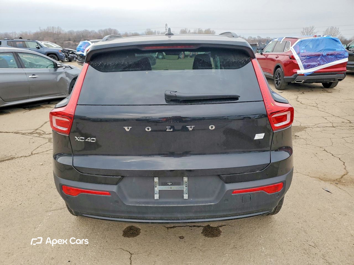 Volvo XC40 2023