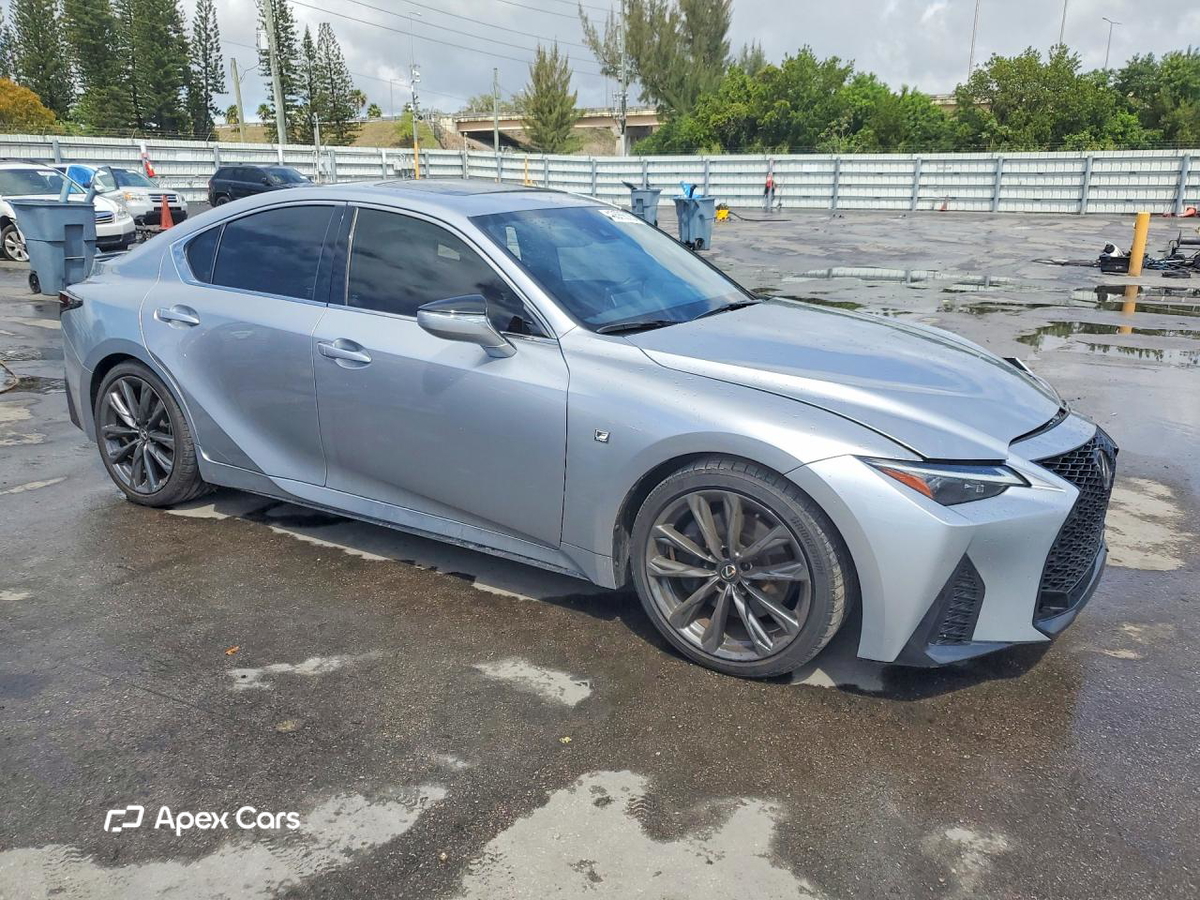 Lexus IS 2023