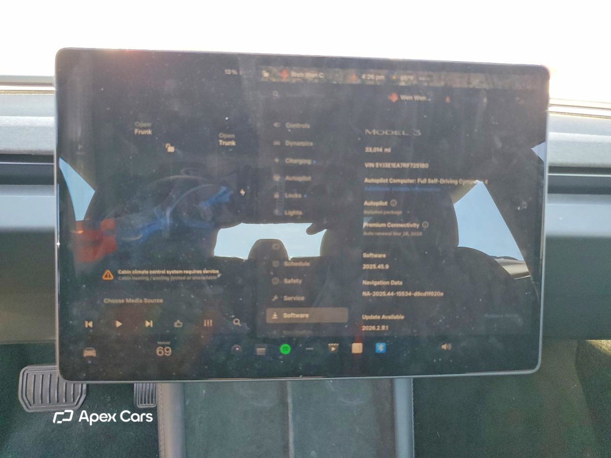 Tesla Model 3 2024