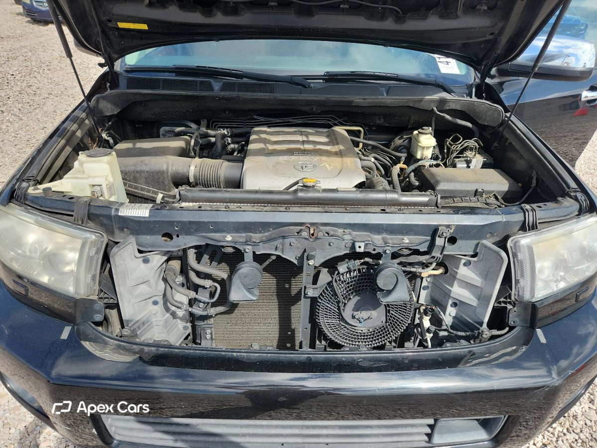 Toyota Sequoia 2010
