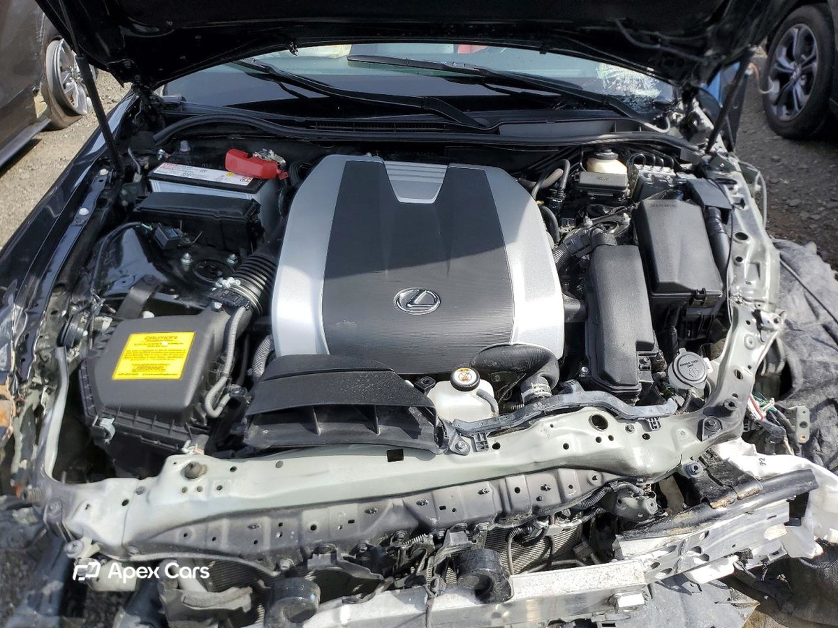 Lexus IS 2024