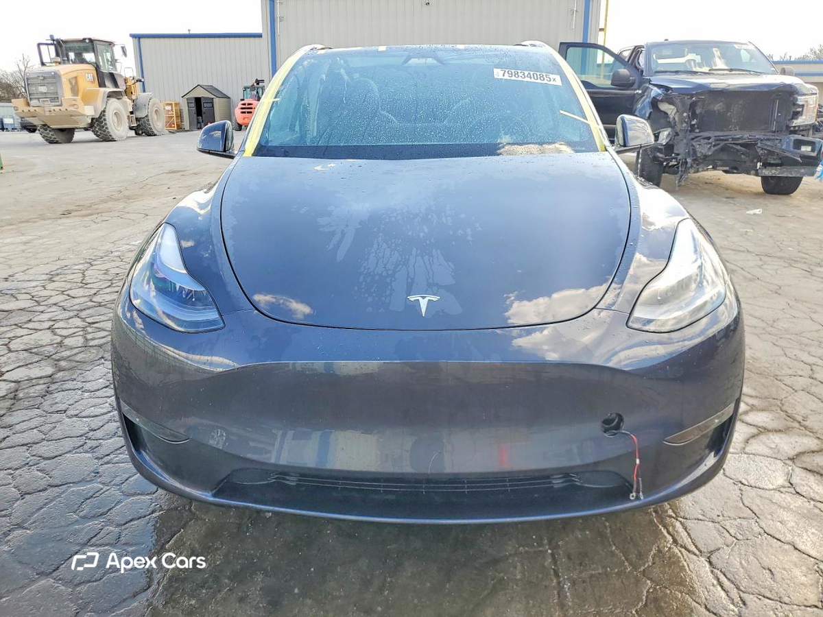 Tesla Model Y 2025