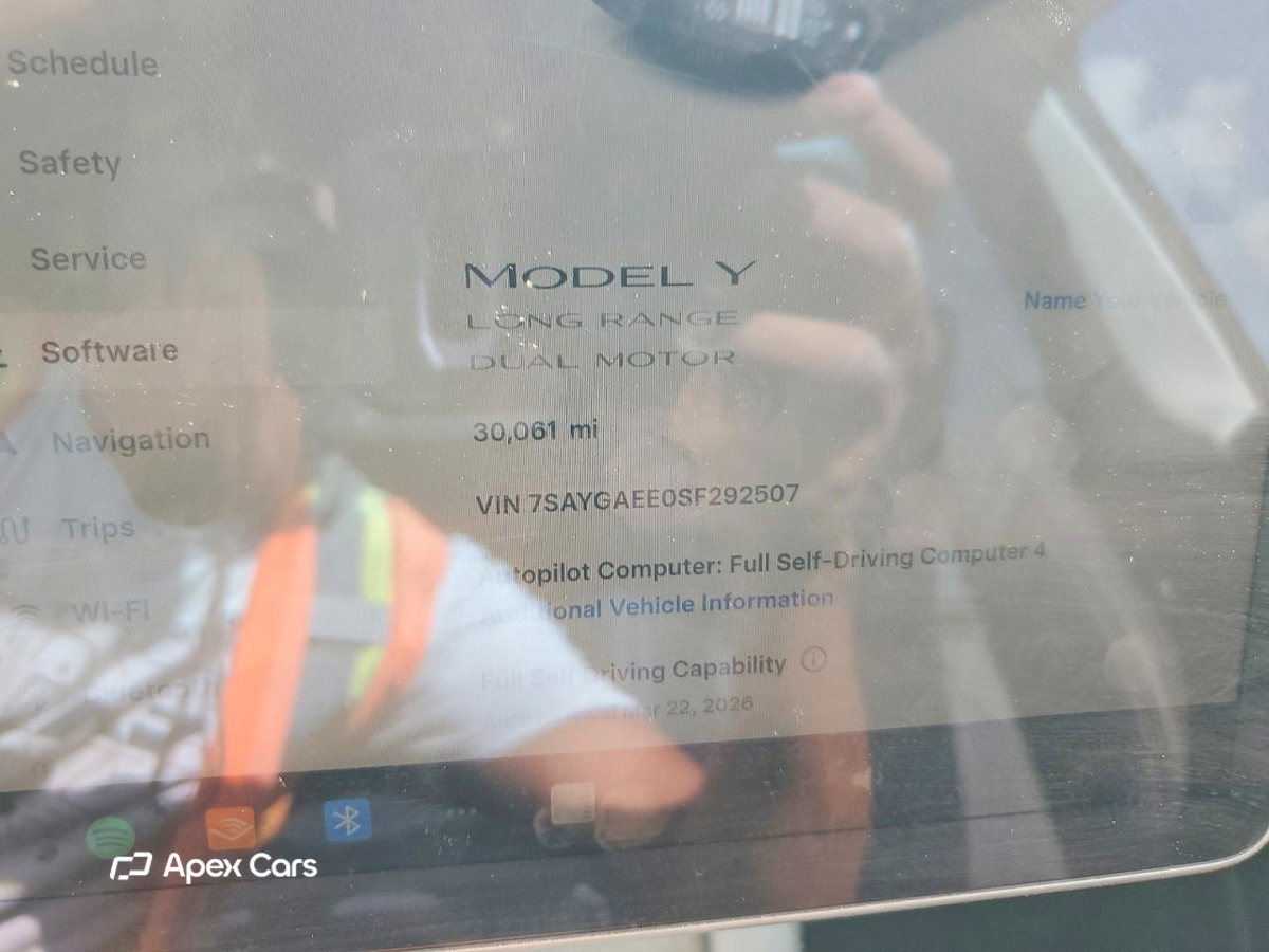 Tesla Model Y 2025
