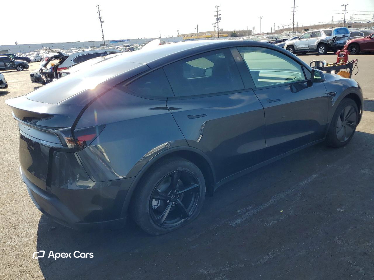 Tesla Model Y 2026