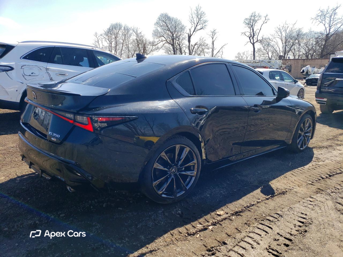 Lexus IS 2025