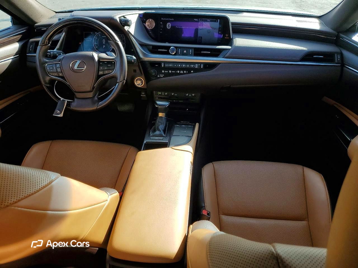 Lexus ES 2019