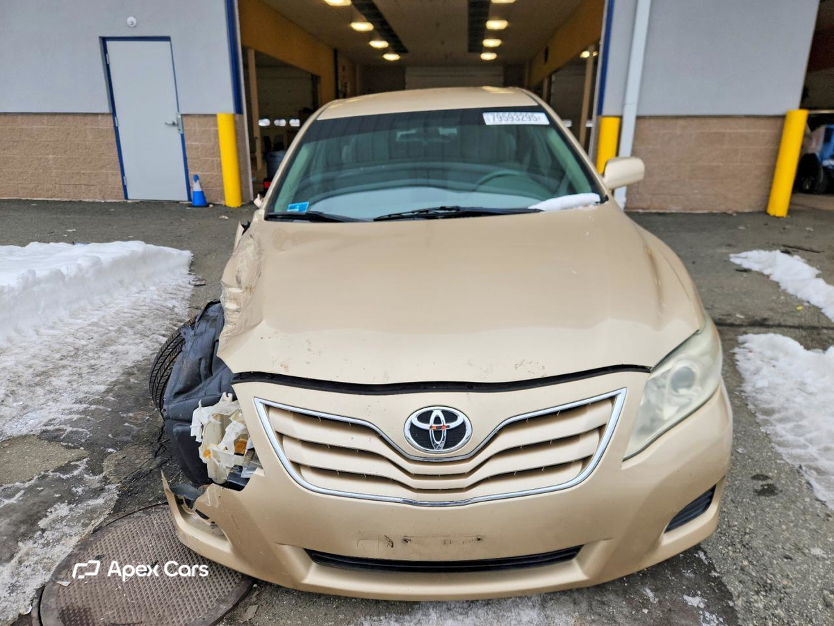 Toyota Camry 2011