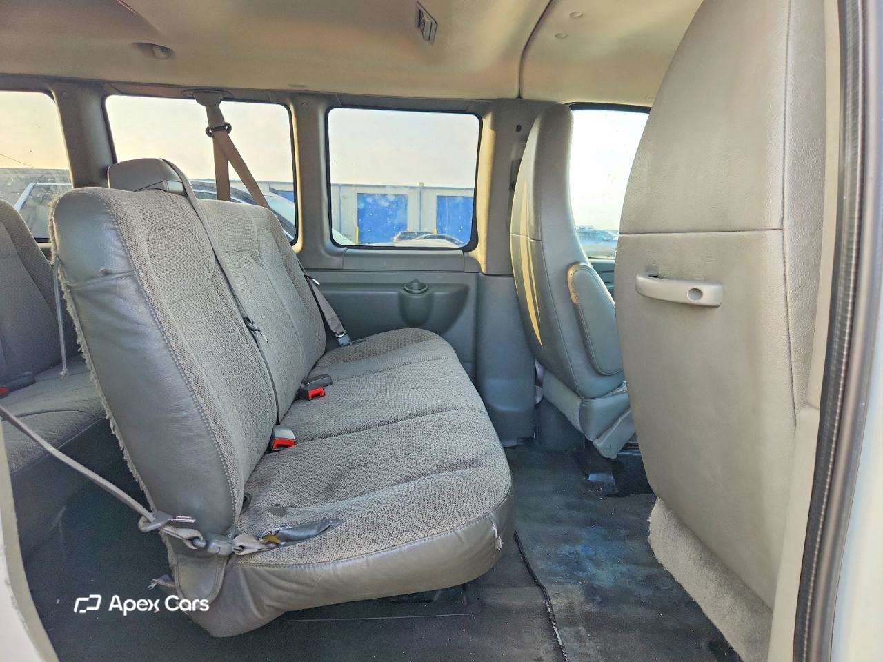 Chevrolet Express 2011