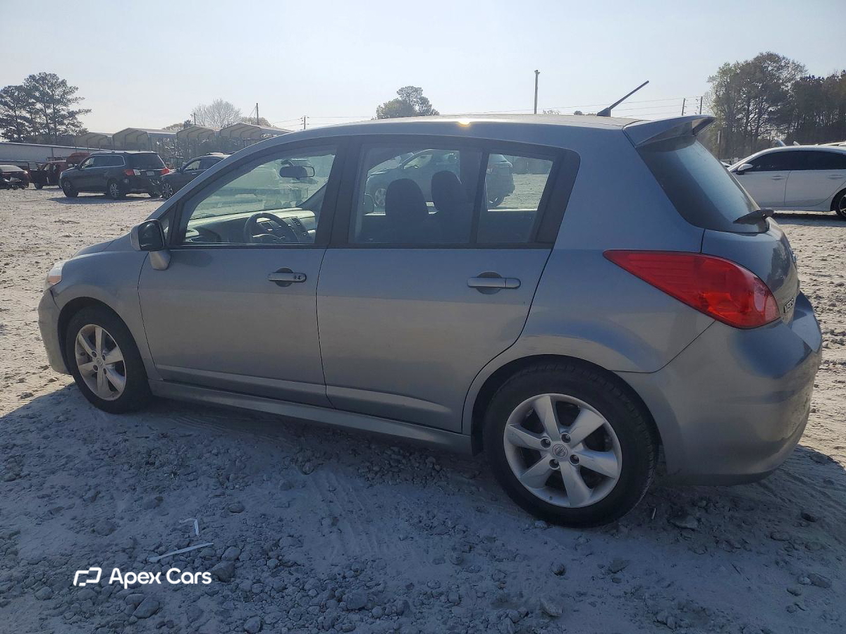 Nissan Versa 2011