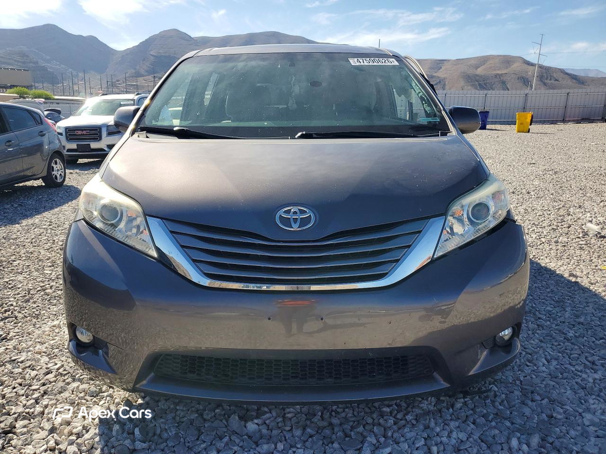 Toyota Sienna 2015