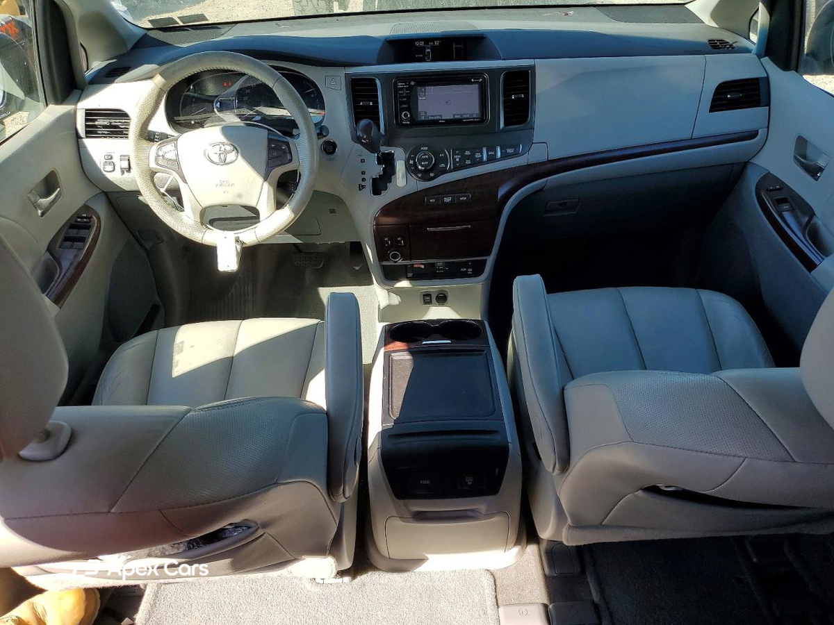 Toyota Sienna 2014