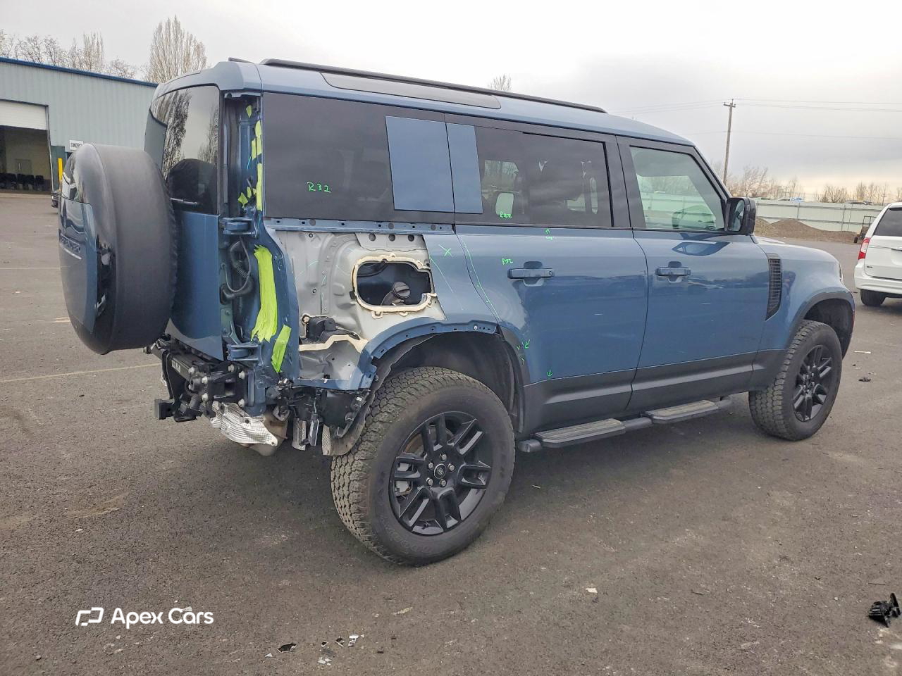 Land Rover Defender 2025