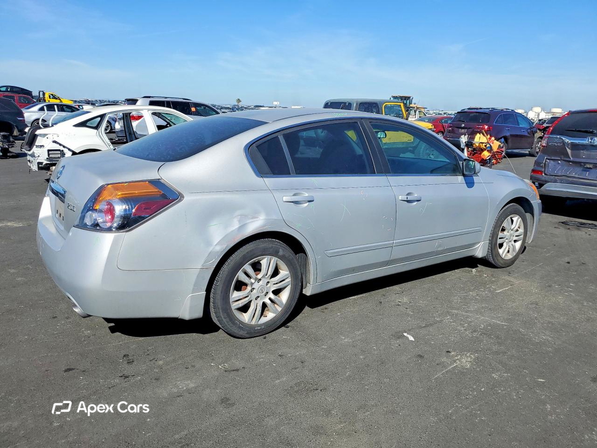 Nissan Altima 2012