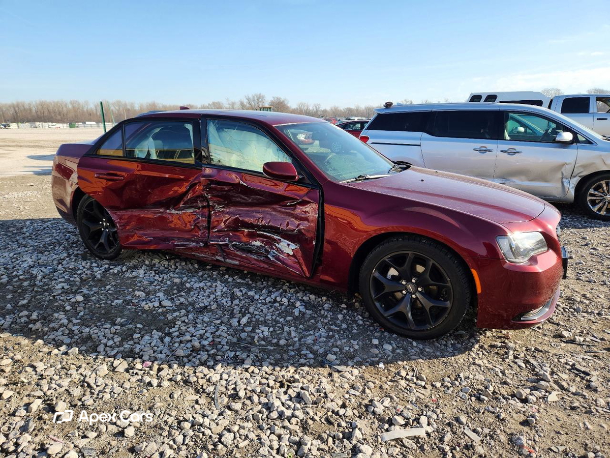 Chrysler 300 2022