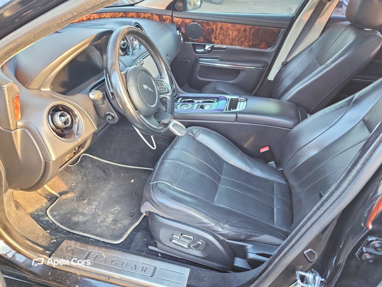 Jaguar XJ 2011