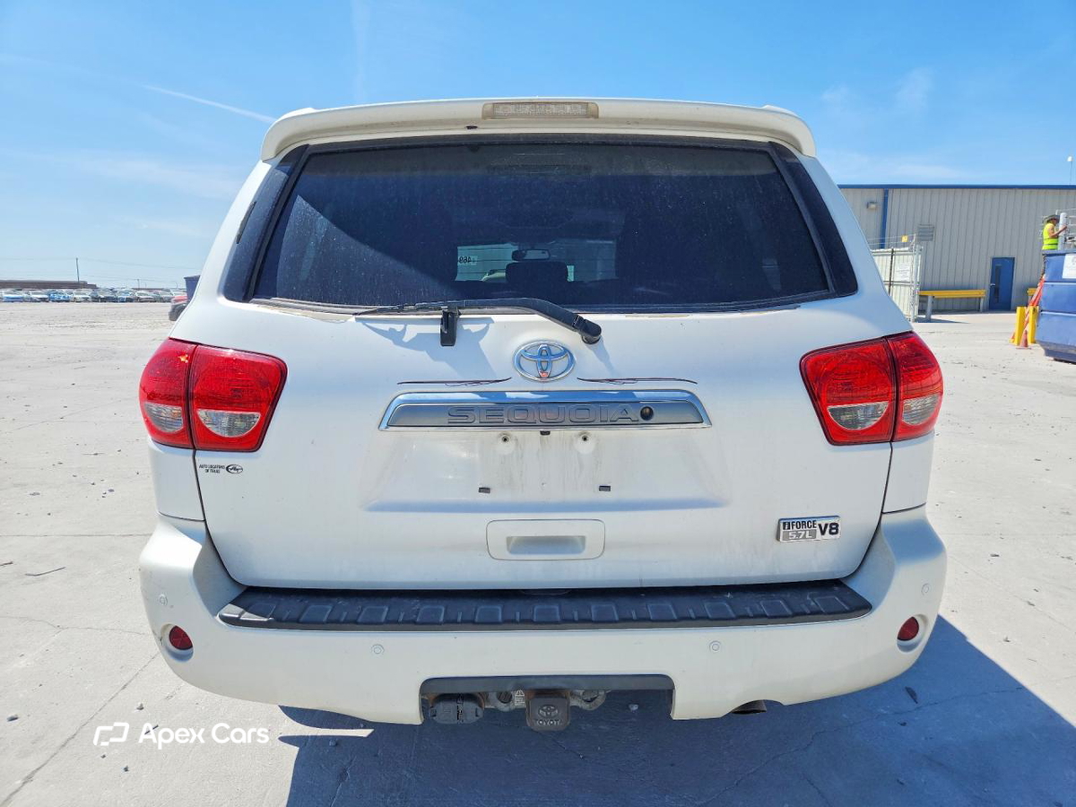 Toyota Sequoia 2016