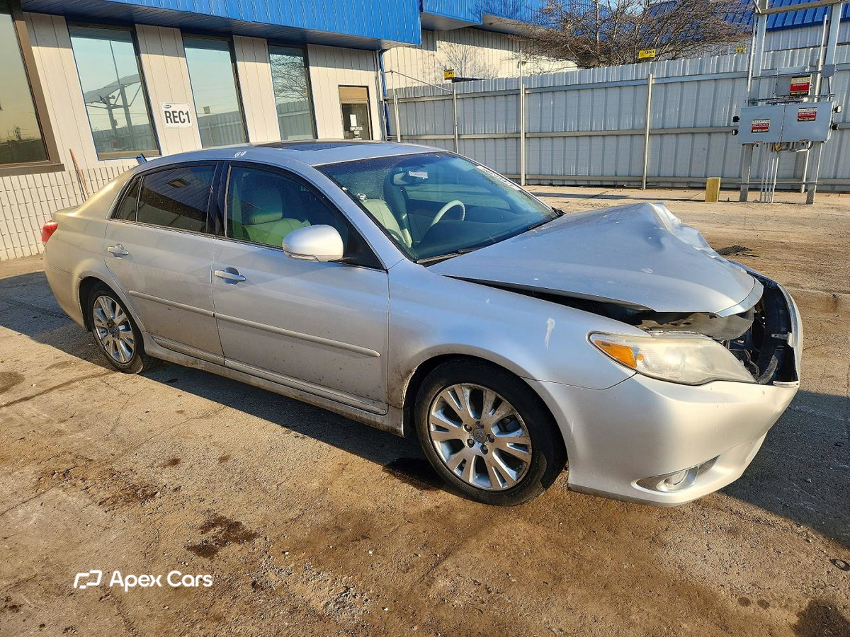 Toyota Avalon 2011