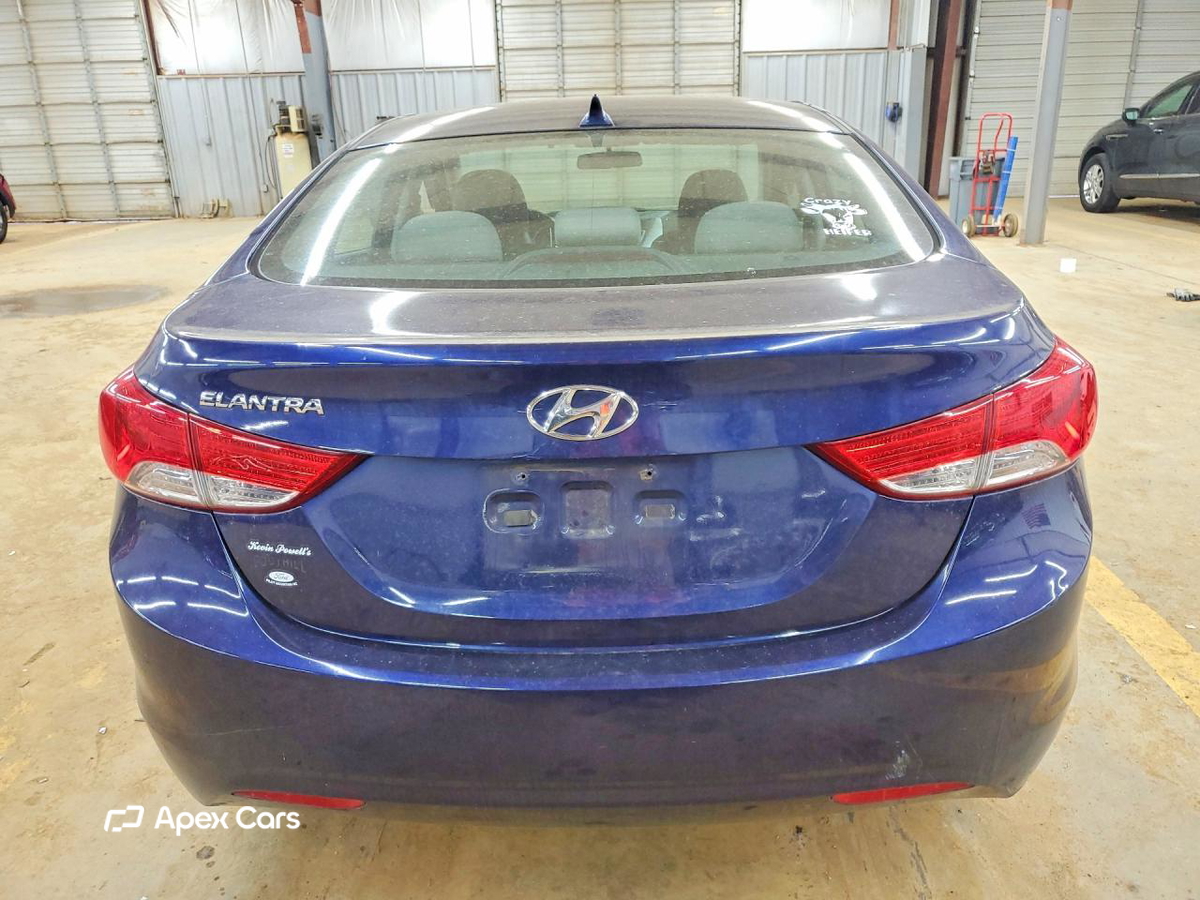Hyundai Elantra 2013