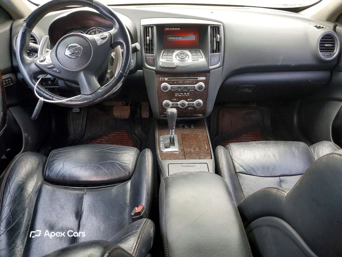 Nissan Maxima 2010