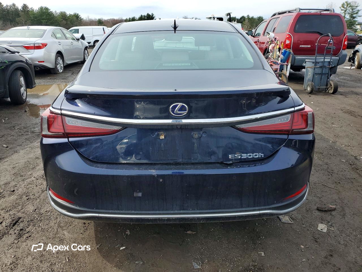 Lexus ES 2021