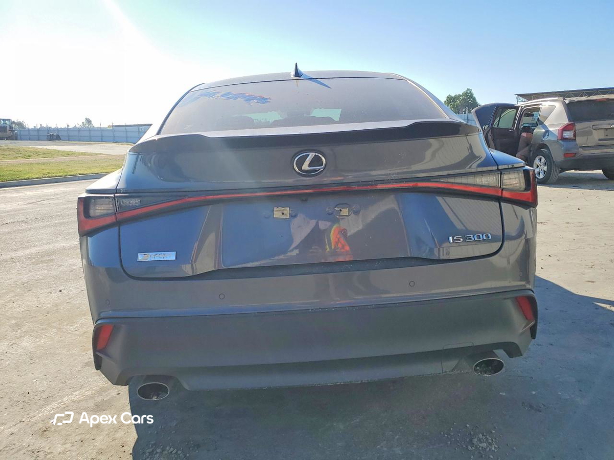 Lexus IS 2022