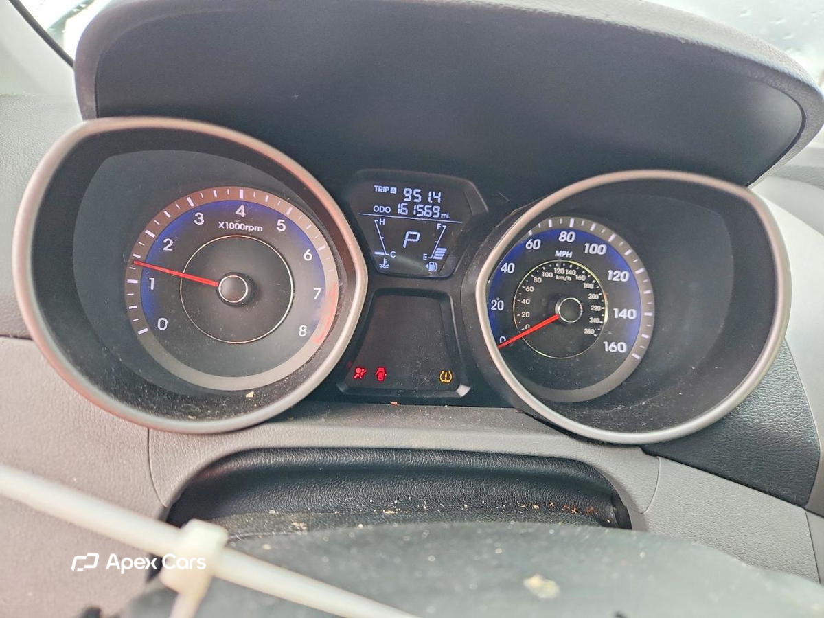 Hyundai Elantra 2012