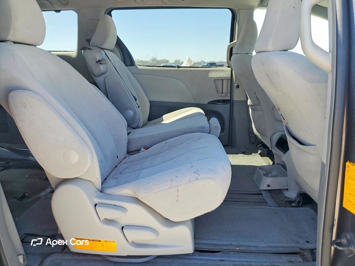 Toyota Sienna 2012