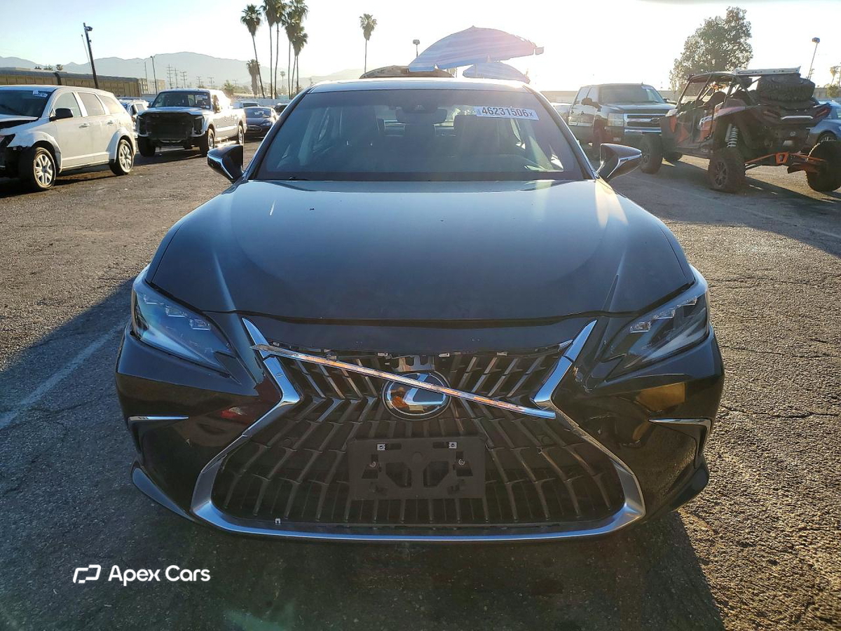 Lexus ES 2024
