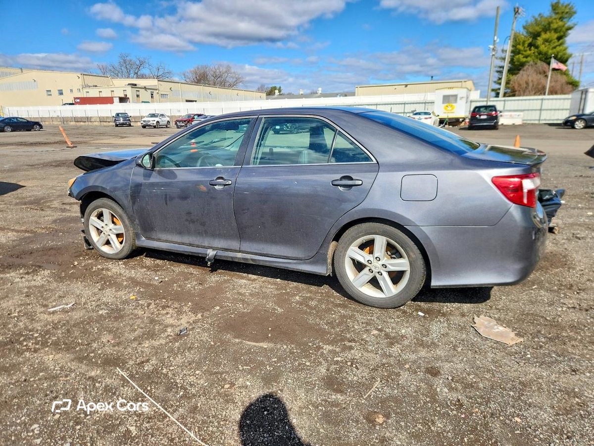 Toyota Camry 2012