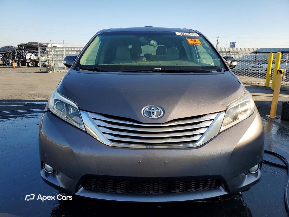 Toyota Sienna 2016