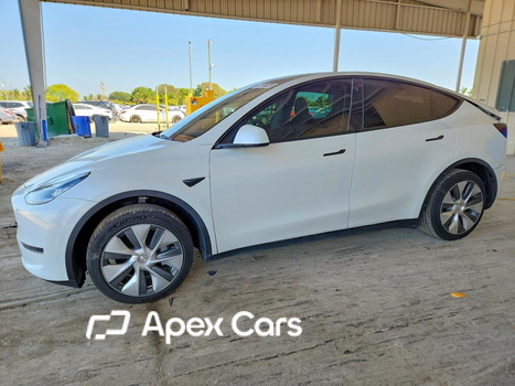 Tesla Model Y 2023 - Image 1 of 14