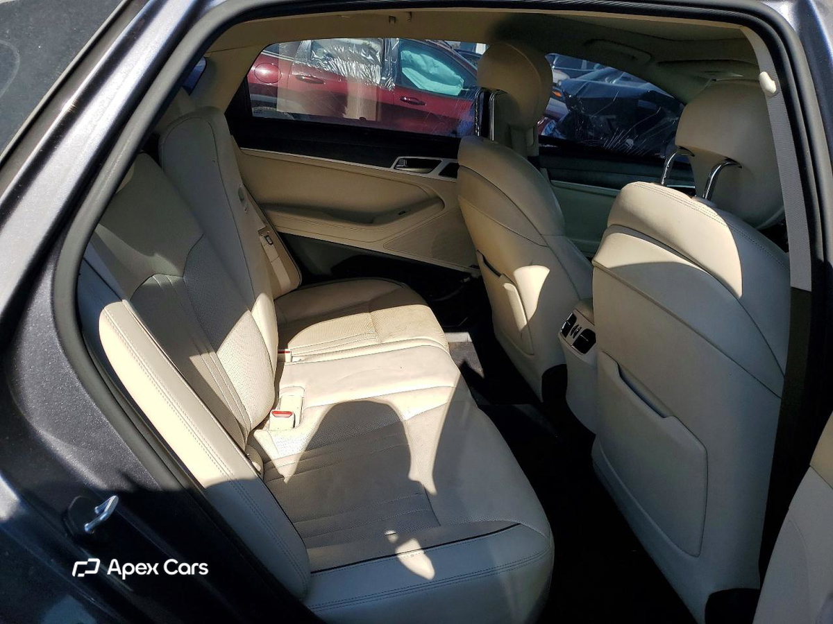 Hyundai Genesis 2015