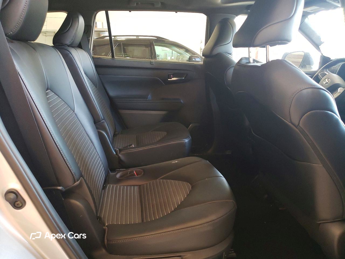 Toyota Highlander 2021
