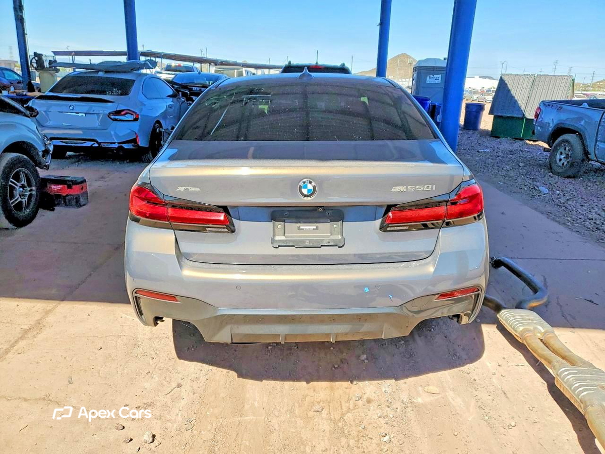 BMW M5 2022