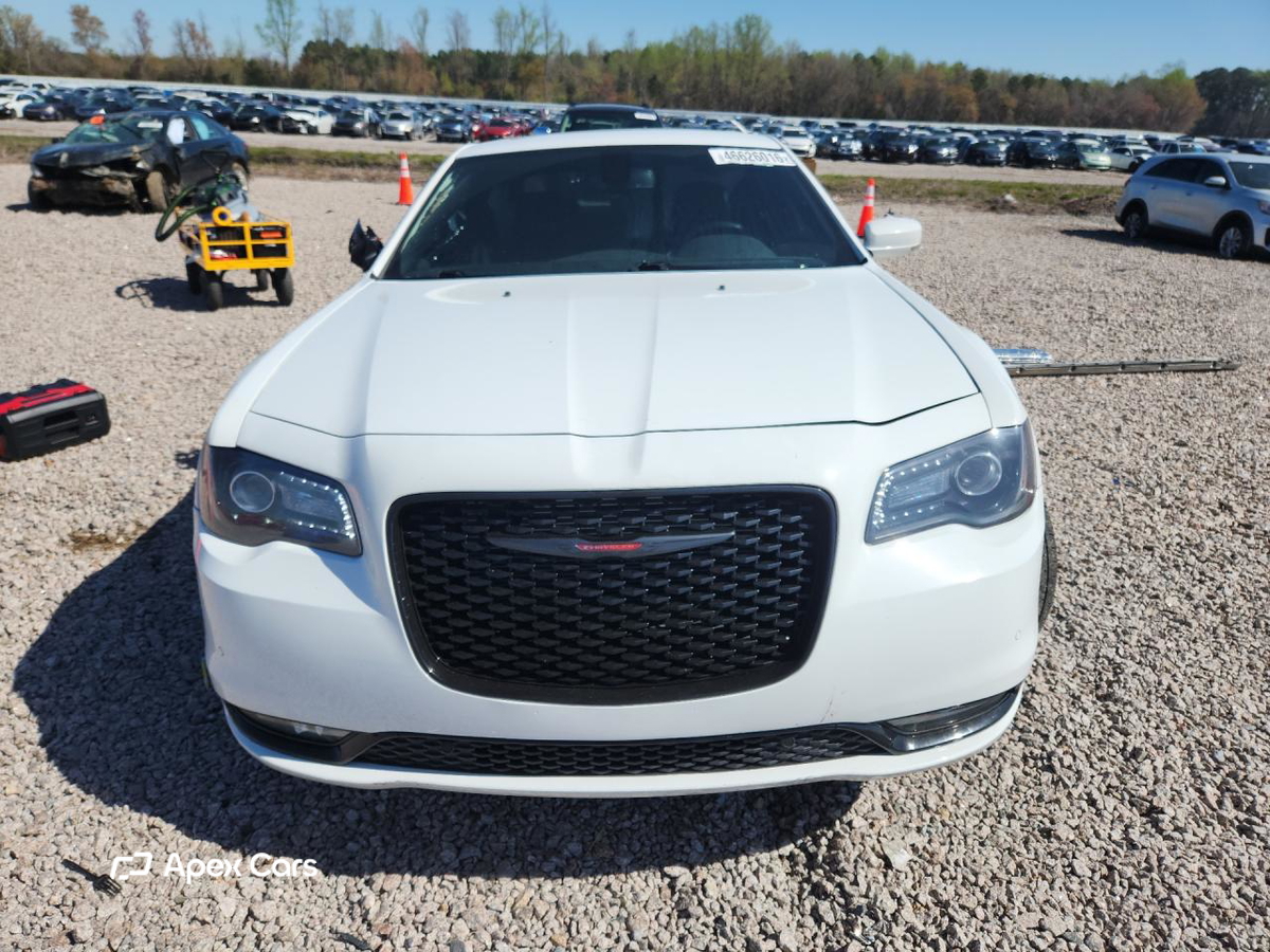 Chrysler 300 2022