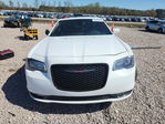 Chrysler 300 2022